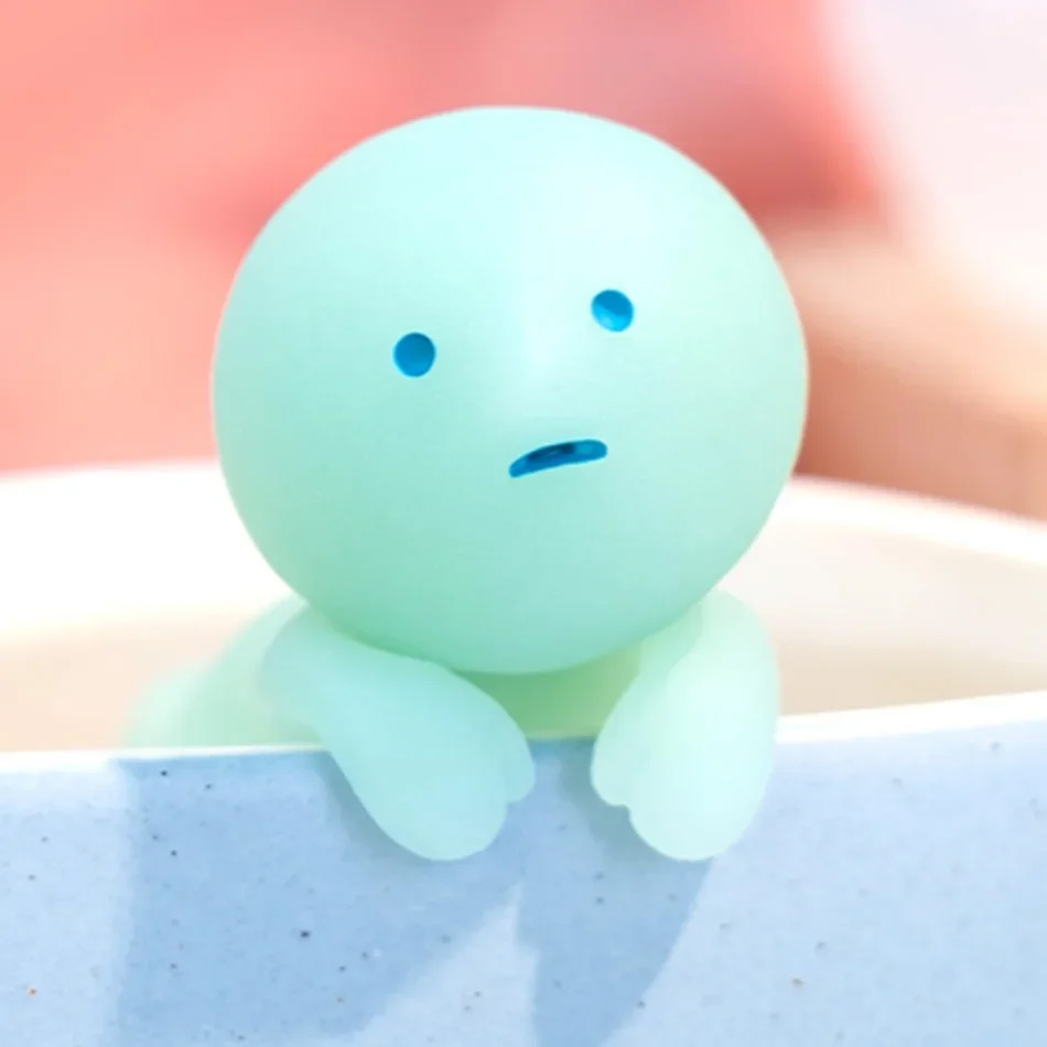 Glow In The Dark Mini Figure S - Yoga Fitness First 评论和价格